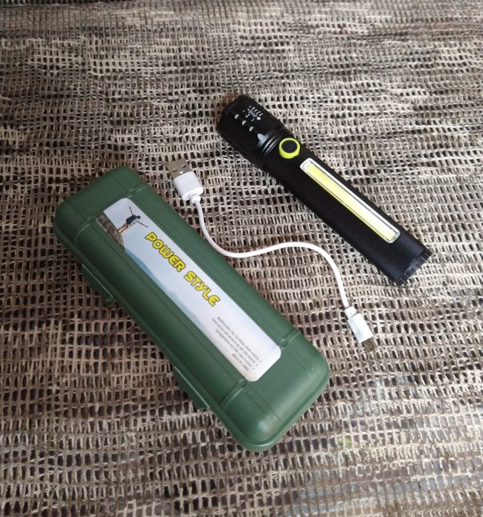 Linterna Led Recargable Tamaño Mediano 3 Modos De Luz